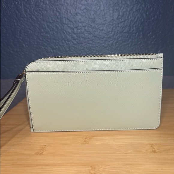Kate Spade Lucy Floral Appliqué Medium L-zip Wristlet